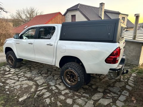 Hliníkový hardtop Alu-Cab pro Toyota Hilux