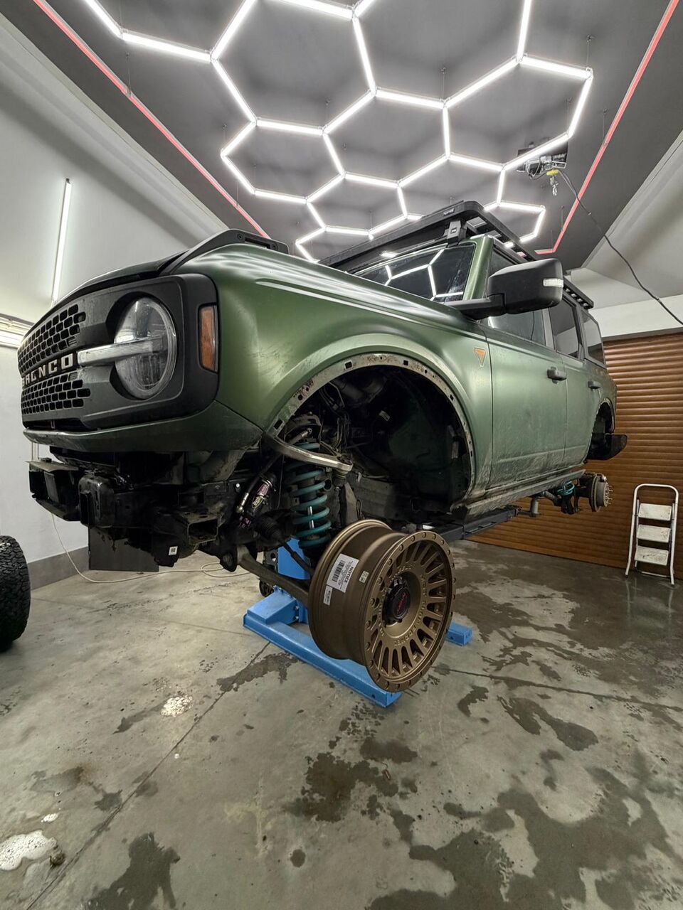 Ford Bronco - Kompletní off-road úprava (8)