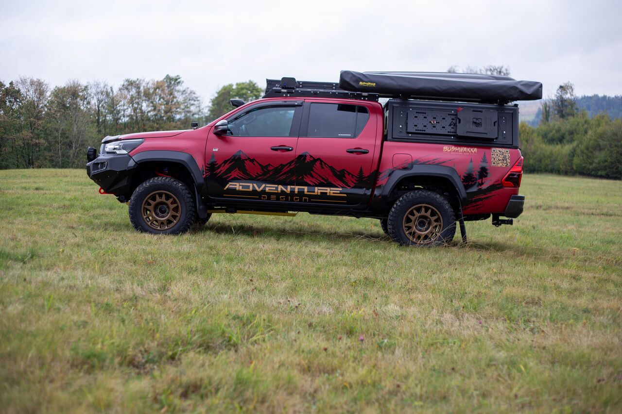 Toyota Hilux - Adventure Design 2026 (2)