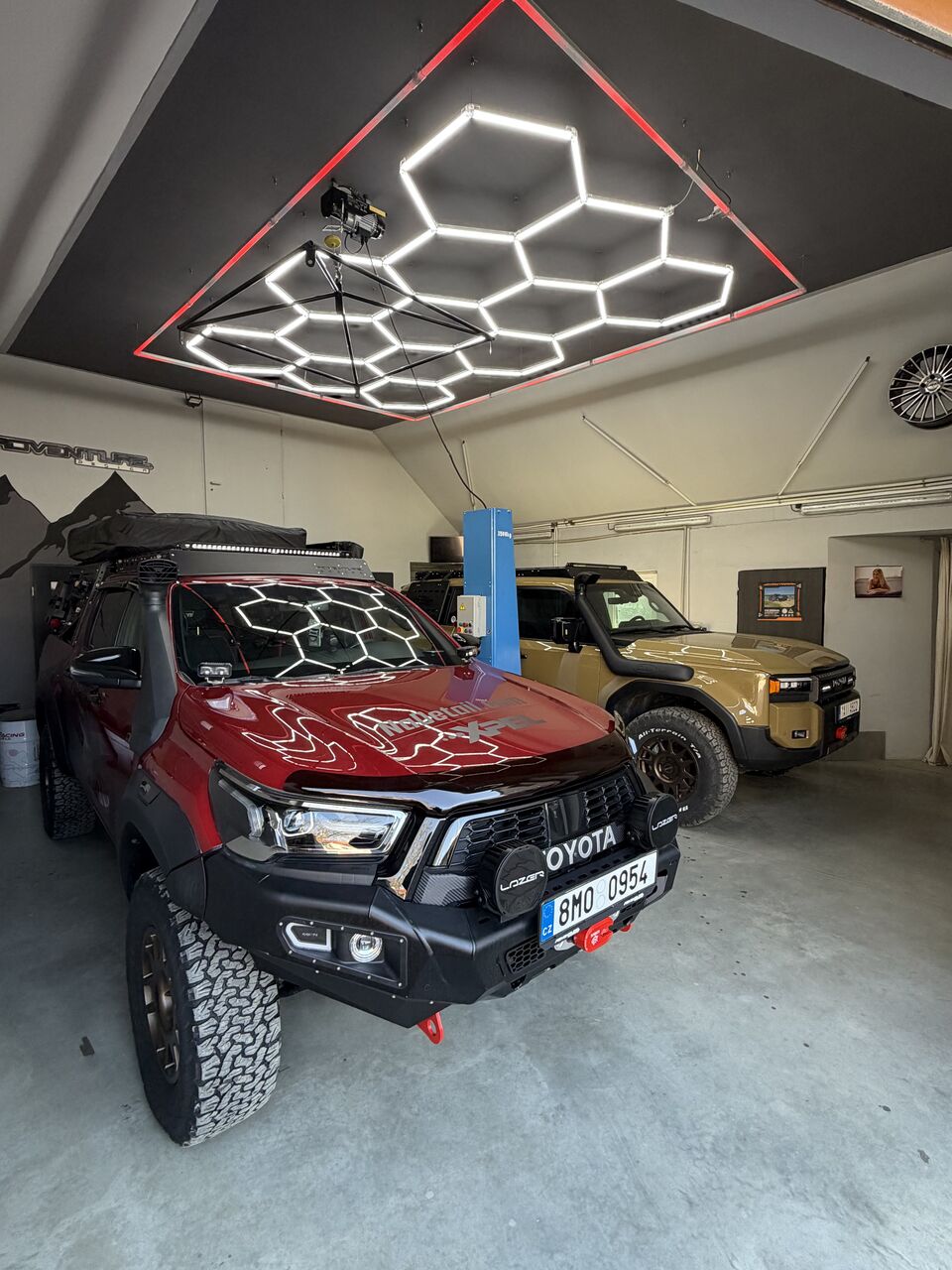 Toyota Hilux - Adventure Design 2026 (18)