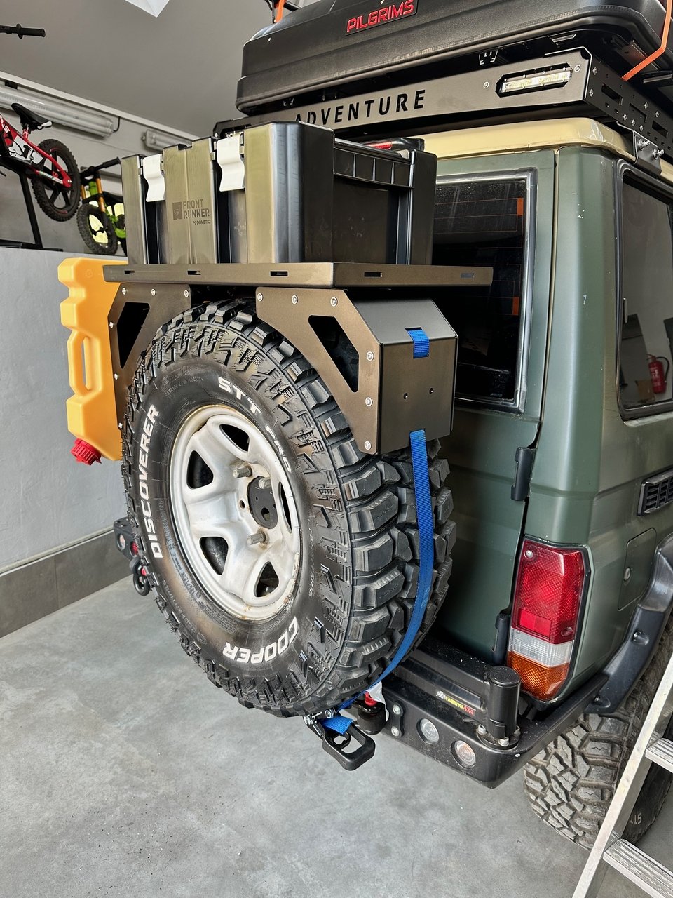 Toyota Land Cruiser - interiér