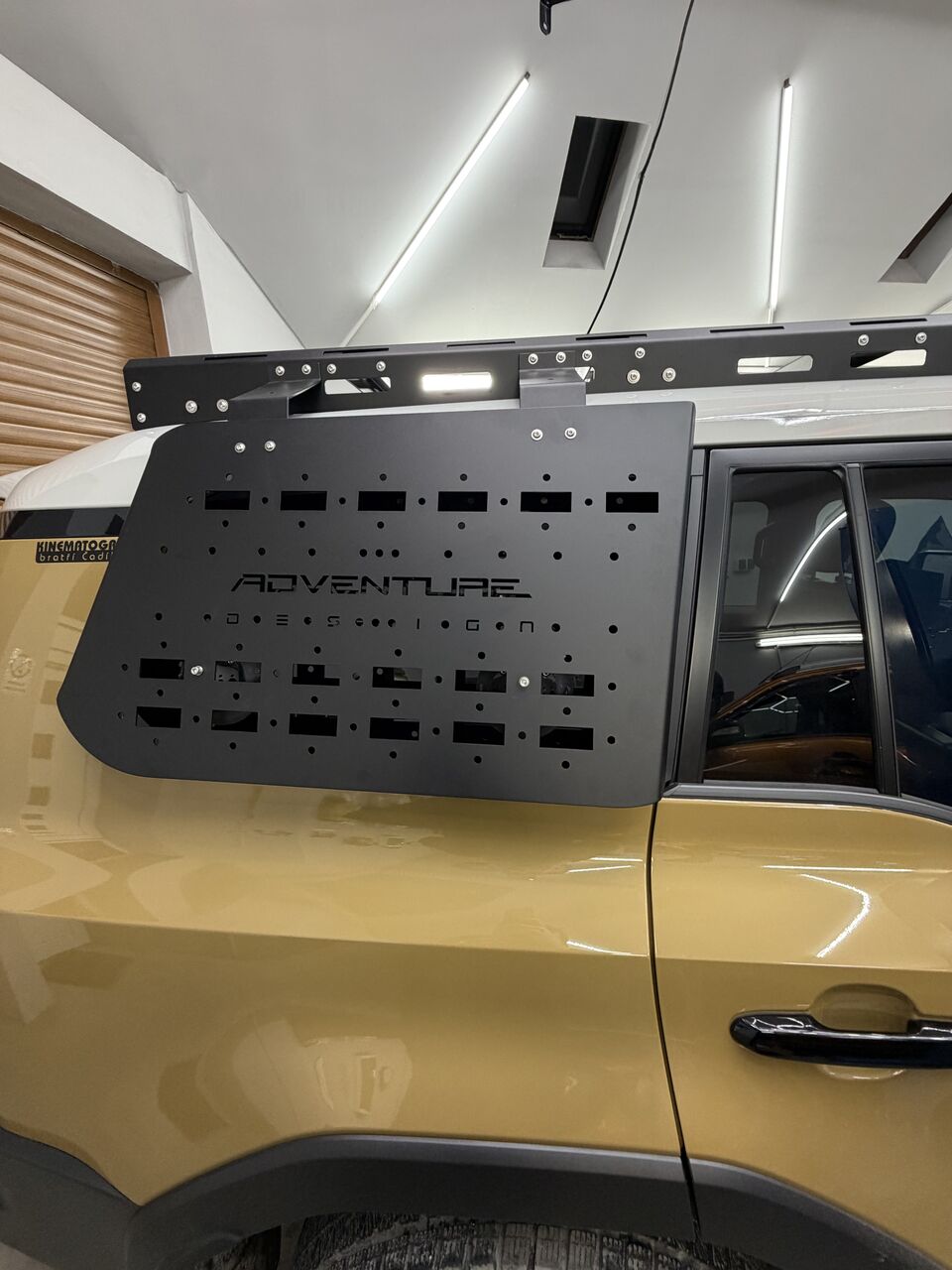 Toyota Land Cruiser - molle panely a střešní nosič (3)