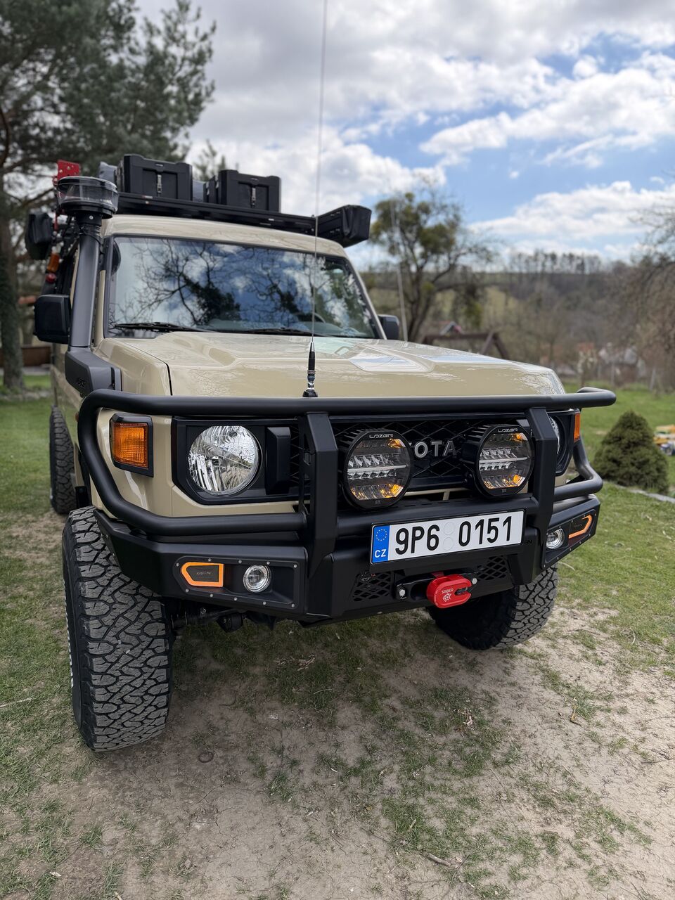 Toyota Land Cruiser 70 - Expediční úprava (2)