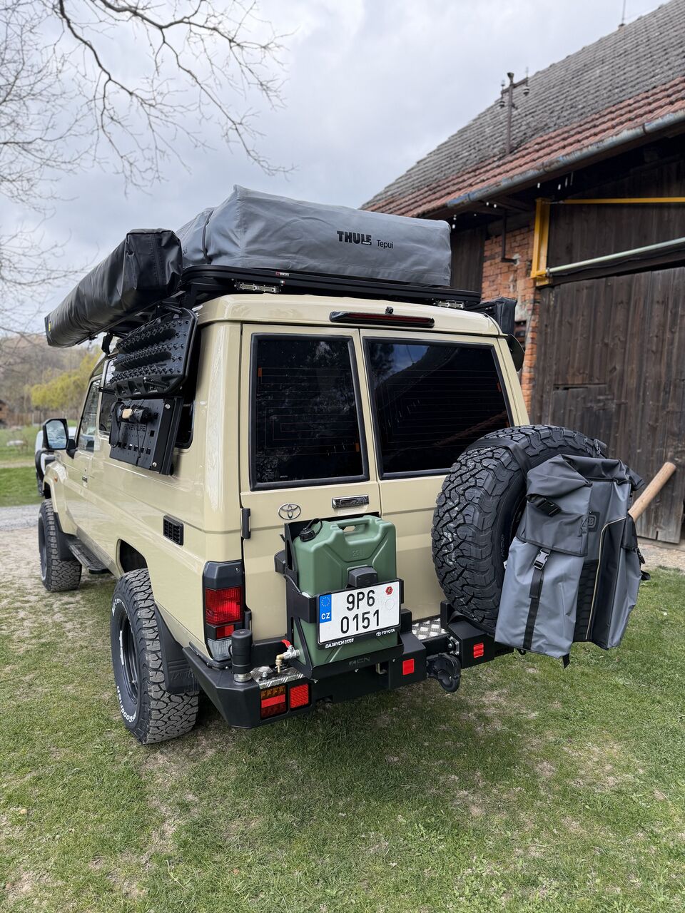Toyota Land Cruiser 70 - Expediční úprava (4)