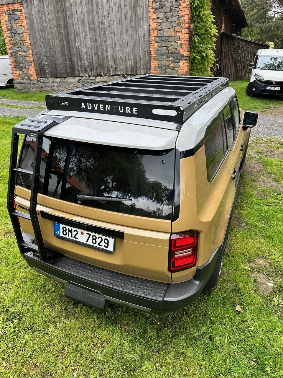 Toyota Land Cruiser - interiér